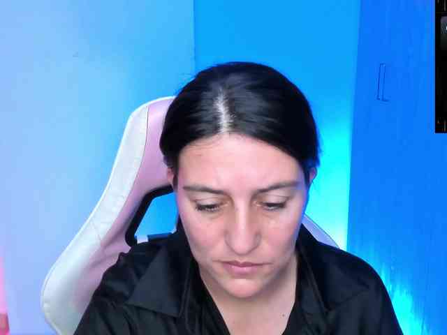 Saskyaajohnson webcam