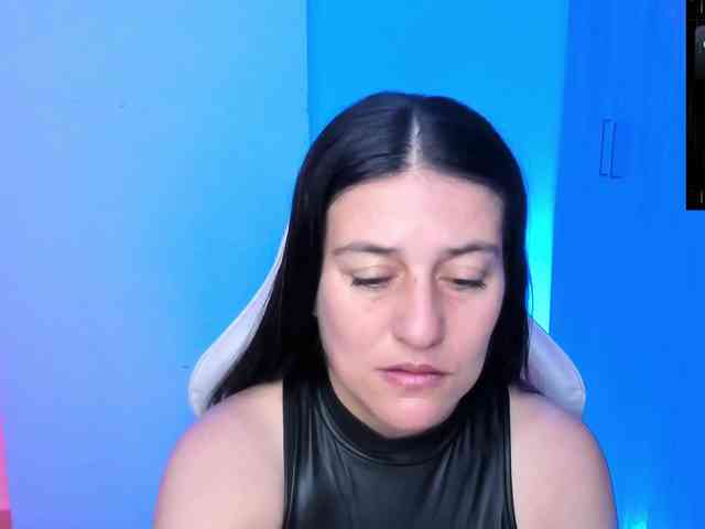 Saskyaajohnson webcam