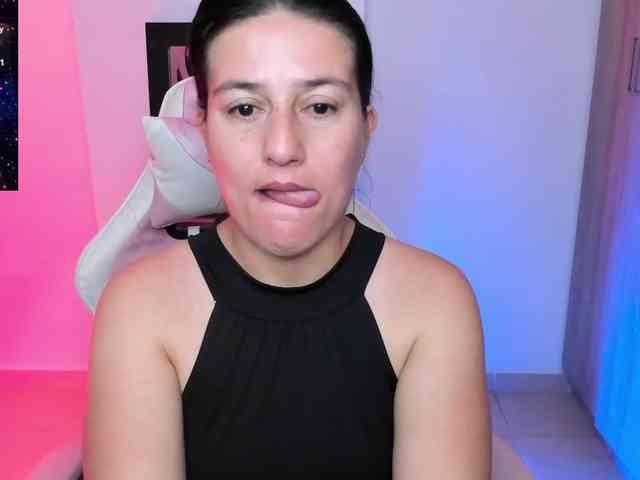 Saskyaajohnson webcam