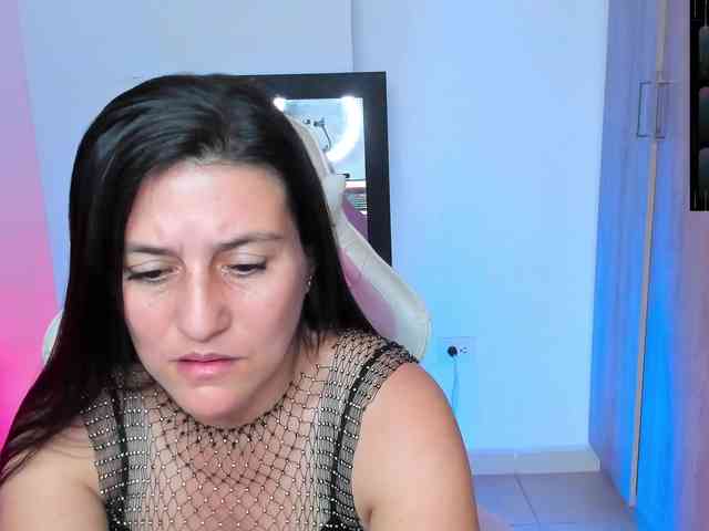 Saskyaajohnson webcam