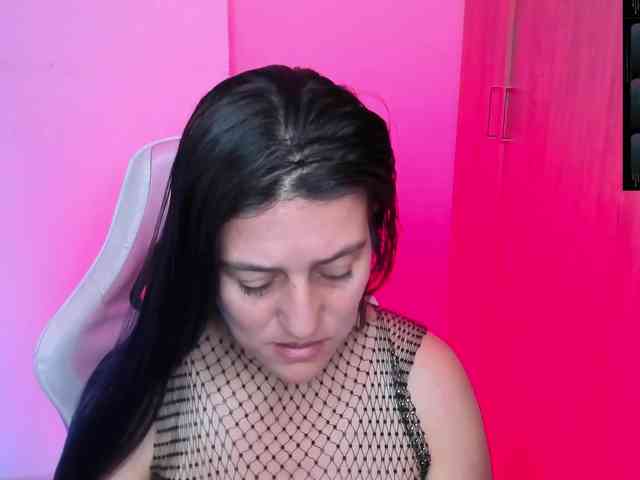 Saskyaajohnson webcam