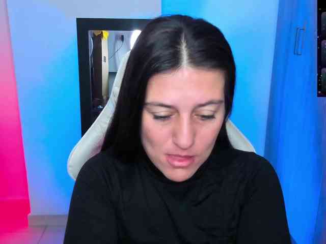 Saskyaajohnson webcam