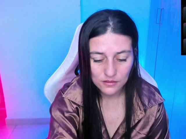 Saskyaajohnson webcam