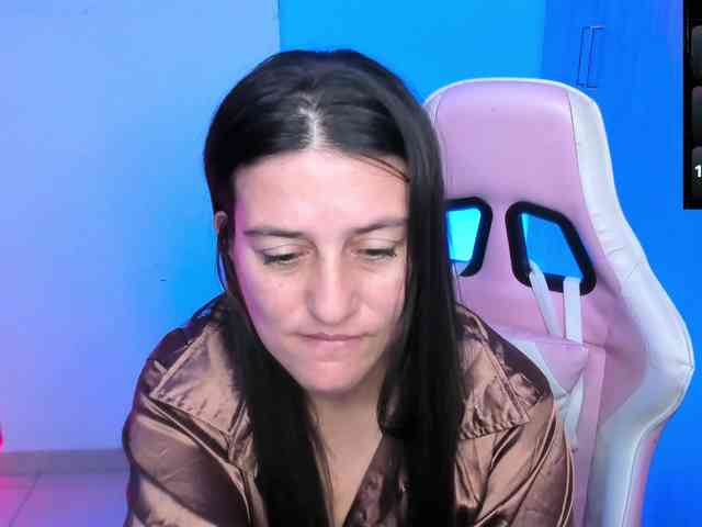 Saskyaajohnson webcam