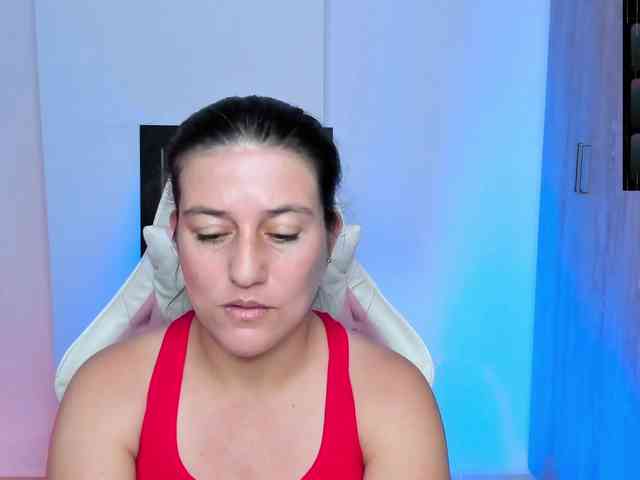 Saskyaajohnson webcam