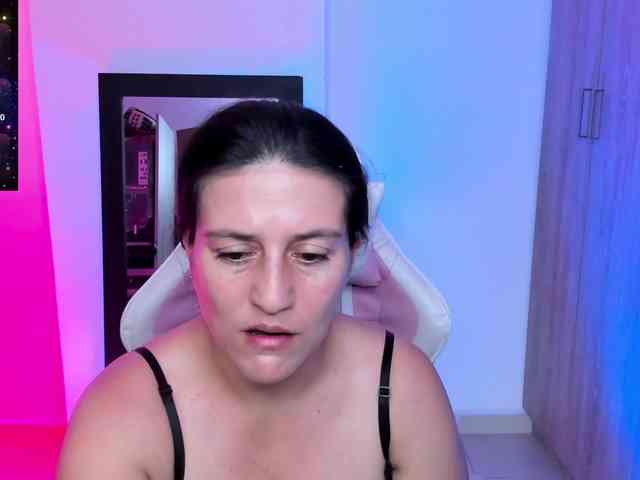Saskyaajohnson webcam
