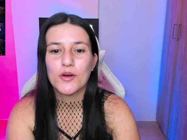 Saskyaajohnson webcam