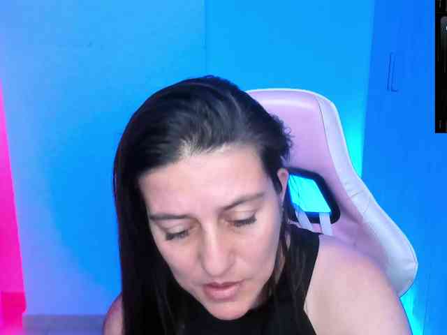 Saskyaajohnson webcam