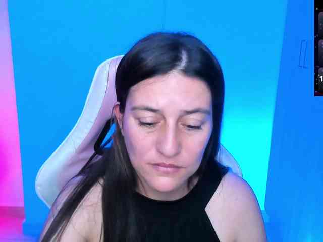 Saskyaajohnson webcam