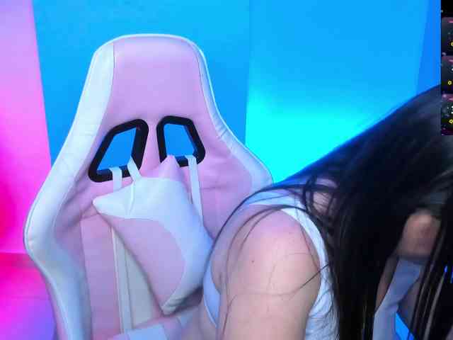 Saskyaajohnson webcam