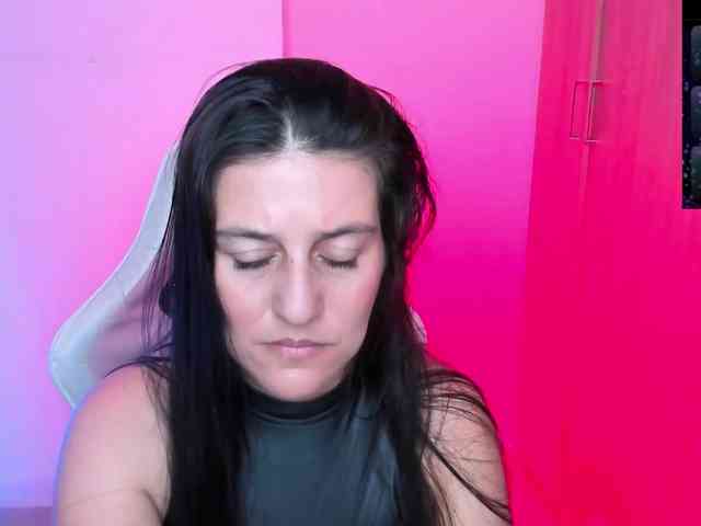 Saskyaajohnson webcam