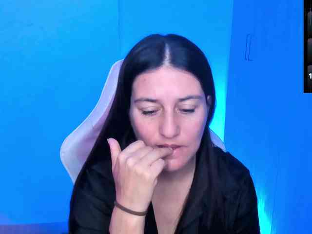 Saskyaajohnson webcam