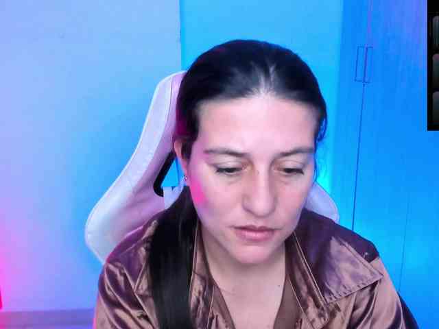 Saskyaajohnson webcam