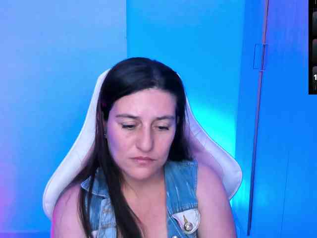 Saskyaajohnson webcam