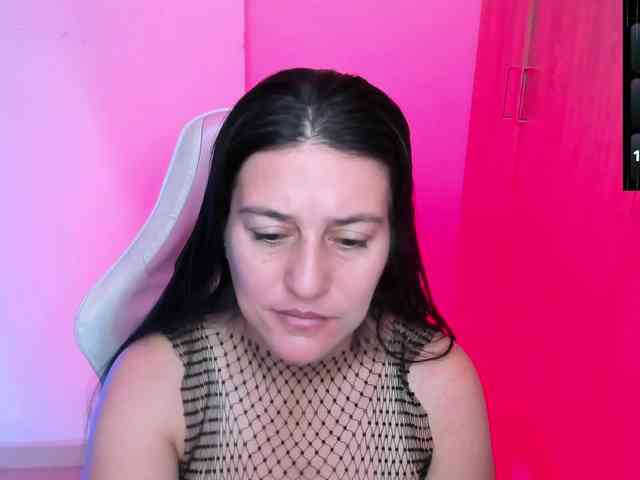 Saskyaajohnson webcam