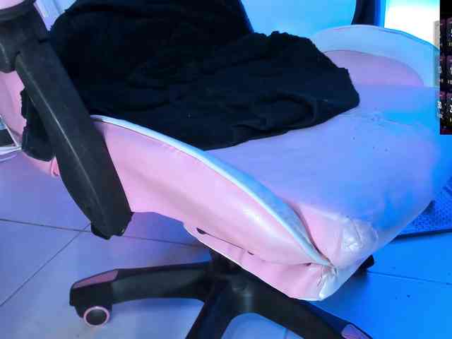 Saskyaajohnson webcam