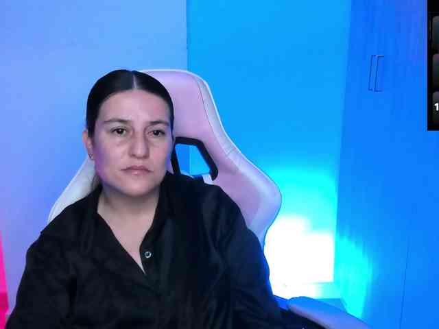 Saskyaajohnson webcam