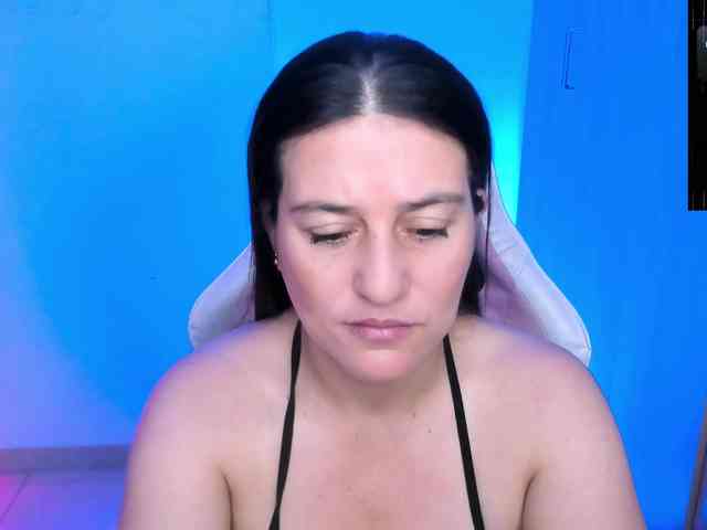 Saskyaajohnson webcam