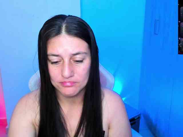 Saskyaajohnson webcam