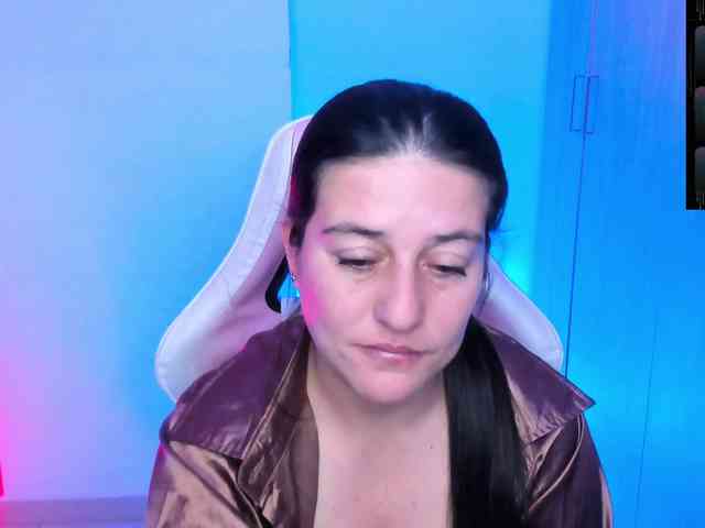 Saskyaajohnson webcam