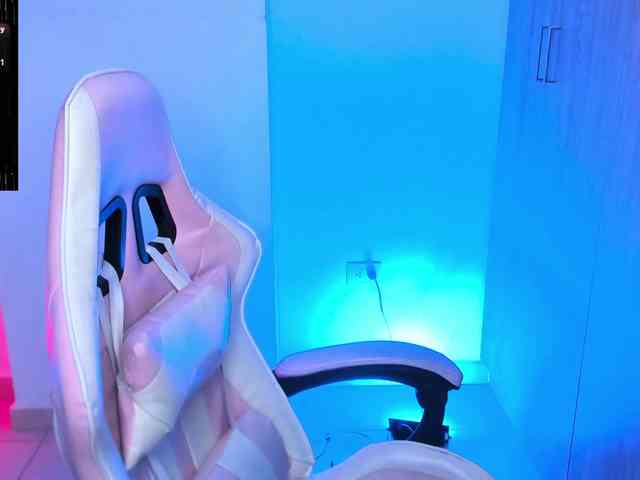 Saskyaajohnson webcam