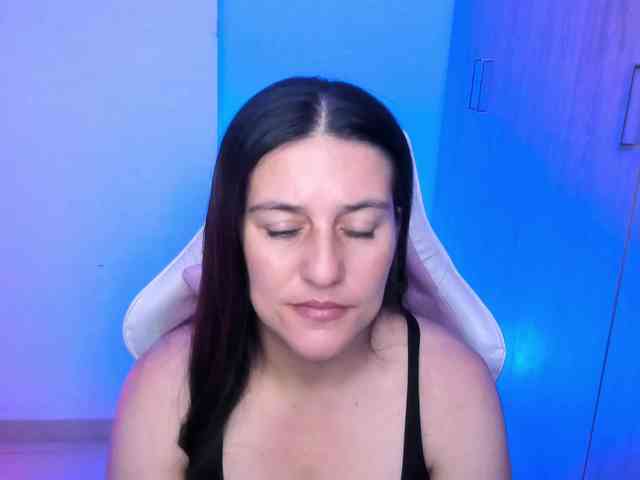 Saskyaajohnson webcam