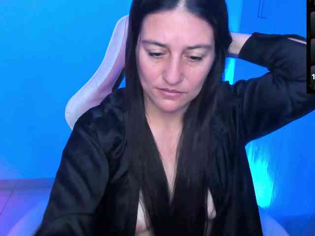 Saskyaajohnson webcam