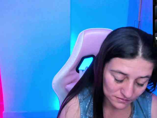 Saskyaajohnson webcam