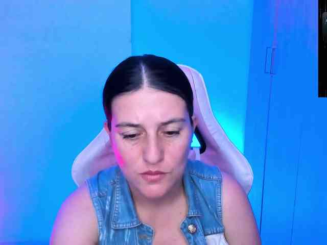 Saskyaajohnson webcam