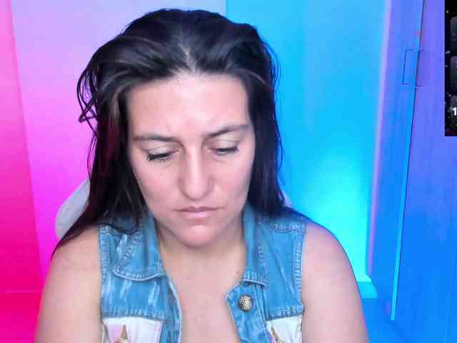 Saskyaajohnson webcam