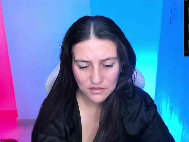 Saskyaajohnson webcam