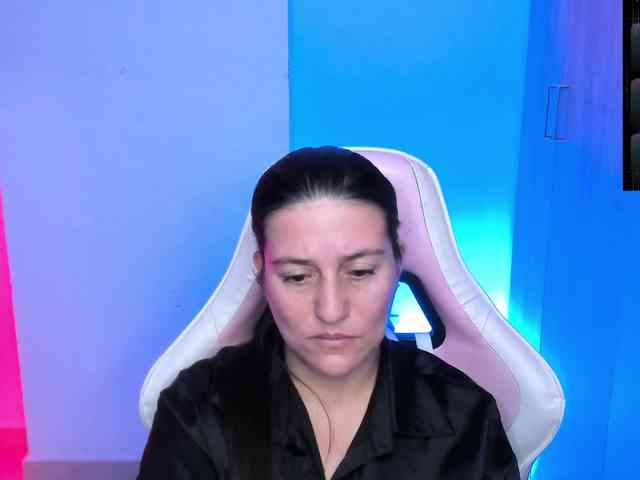 Saskyaajohnson webcam