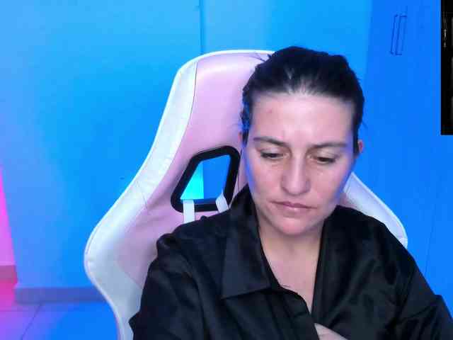 Saskyaajohnson webcam