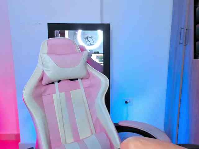 Saskyaajohnson webcam