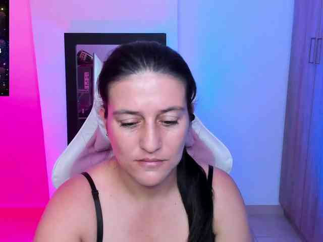 Saskyaajohnson webcam