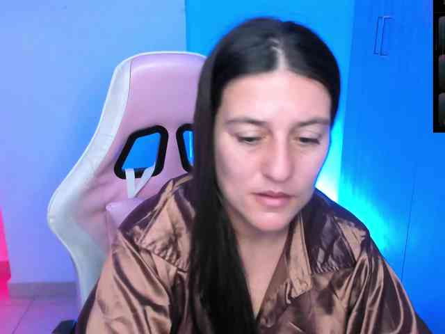 Saskyaajohnson webcam