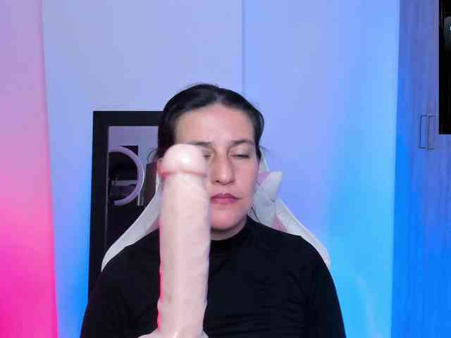 Saskyaajohnson webcam