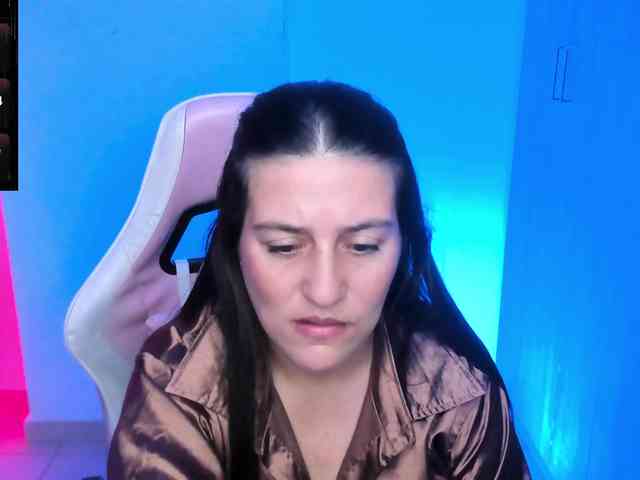 Saskyaajohnson webcam