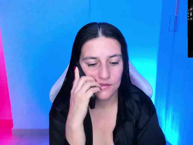 Saskyaajohnson webcam