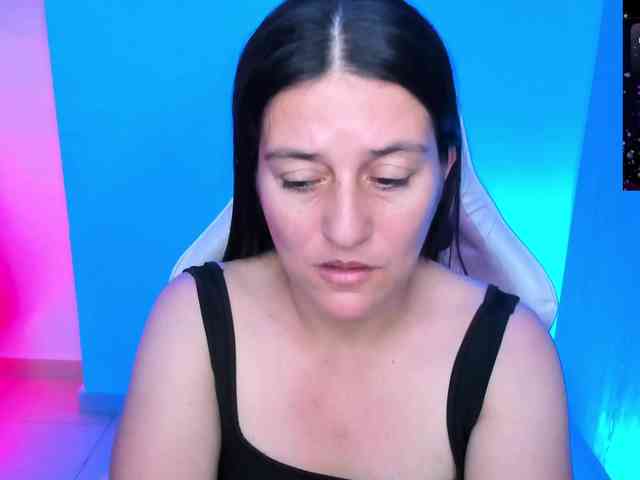 Saskyaajohnson webcam