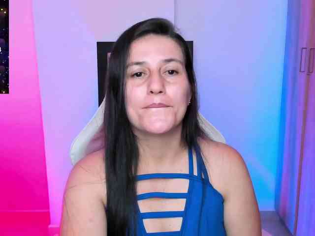 Saskyaajohnson webcam