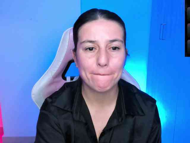 Saskyaajohnson webcam