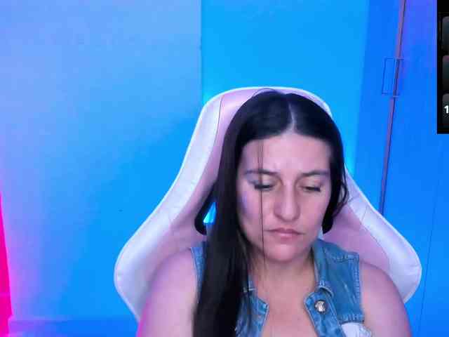 Saskyaajohnson webcam