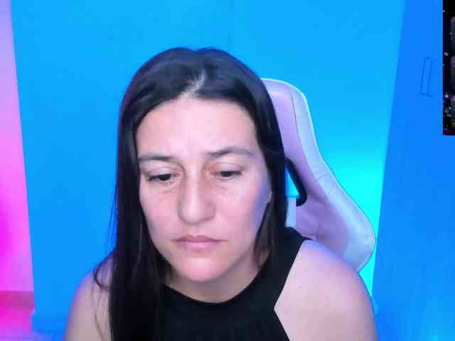 Saskyaajohnson webcam