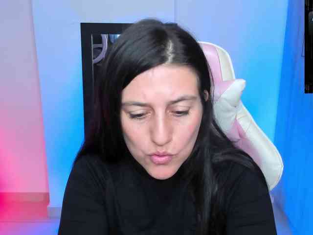 Saskyaajohnson webcam