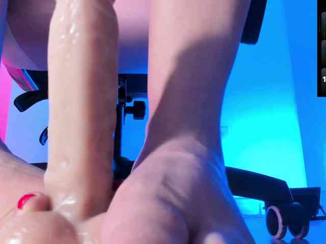 Saskyaajohnson webcam