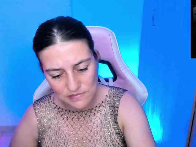 Saskyaajohnson webcam