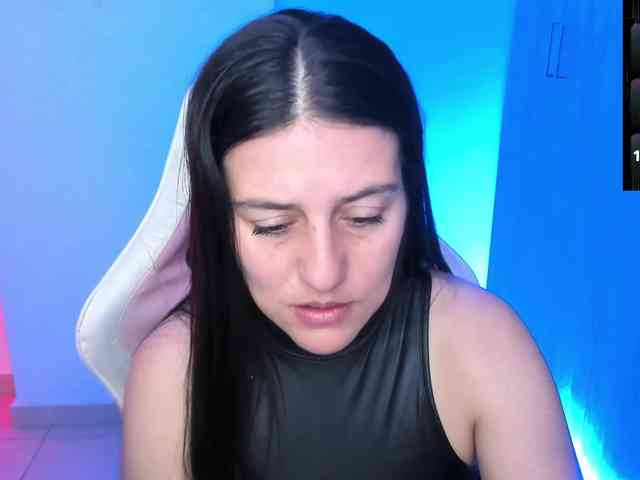 Saskyaajohnson webcam