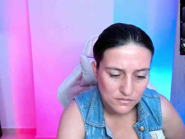 Saskyaajohnson webcam