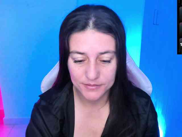 Saskyaajohnson webcam